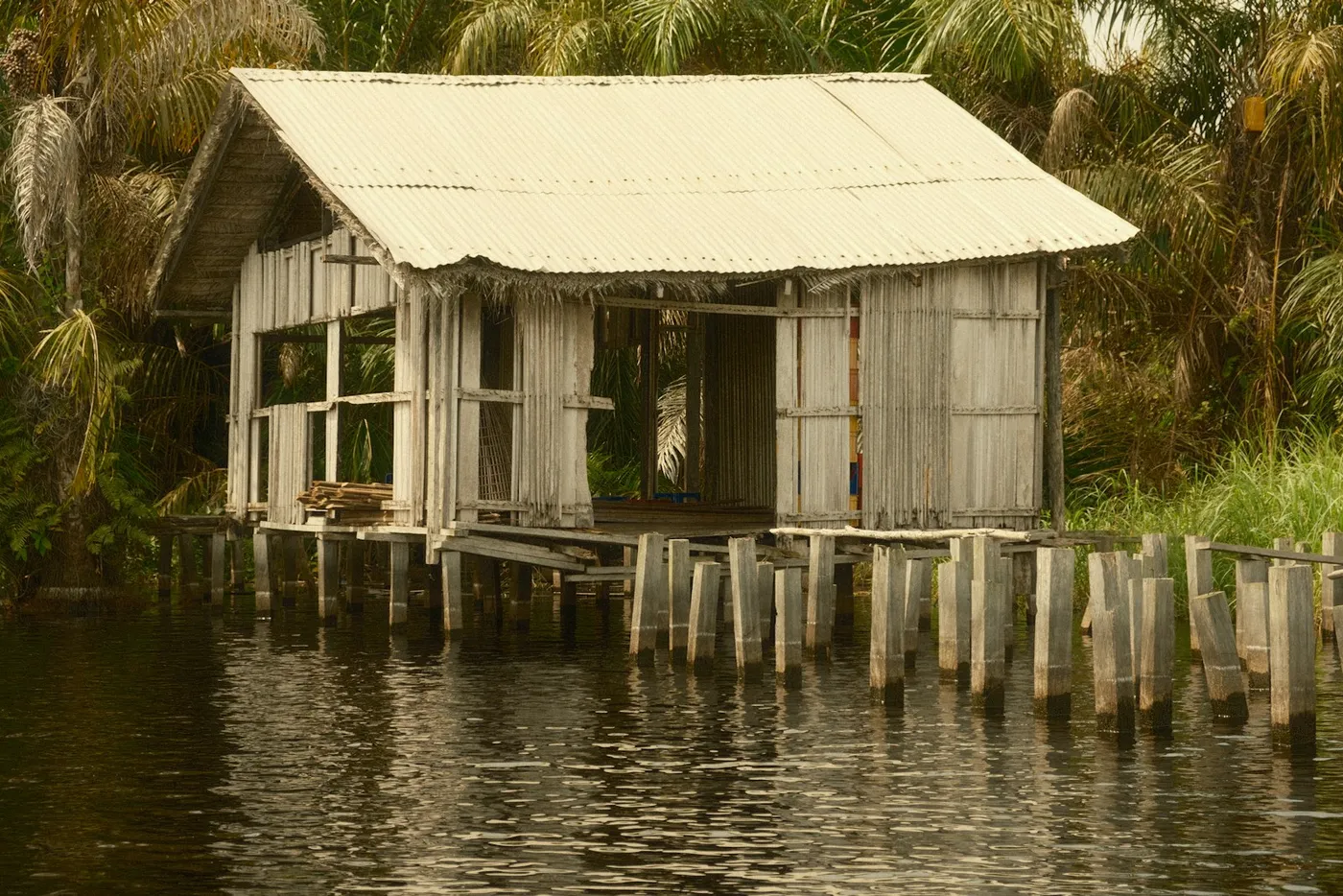 Nzulezo Stilt Village